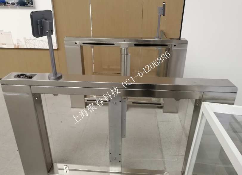上海江桥商务楼人脸识别速通门